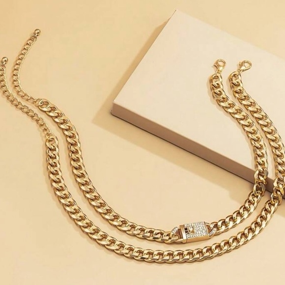 Double Layer Lock Fashion Necklace - Picture 3 of 5